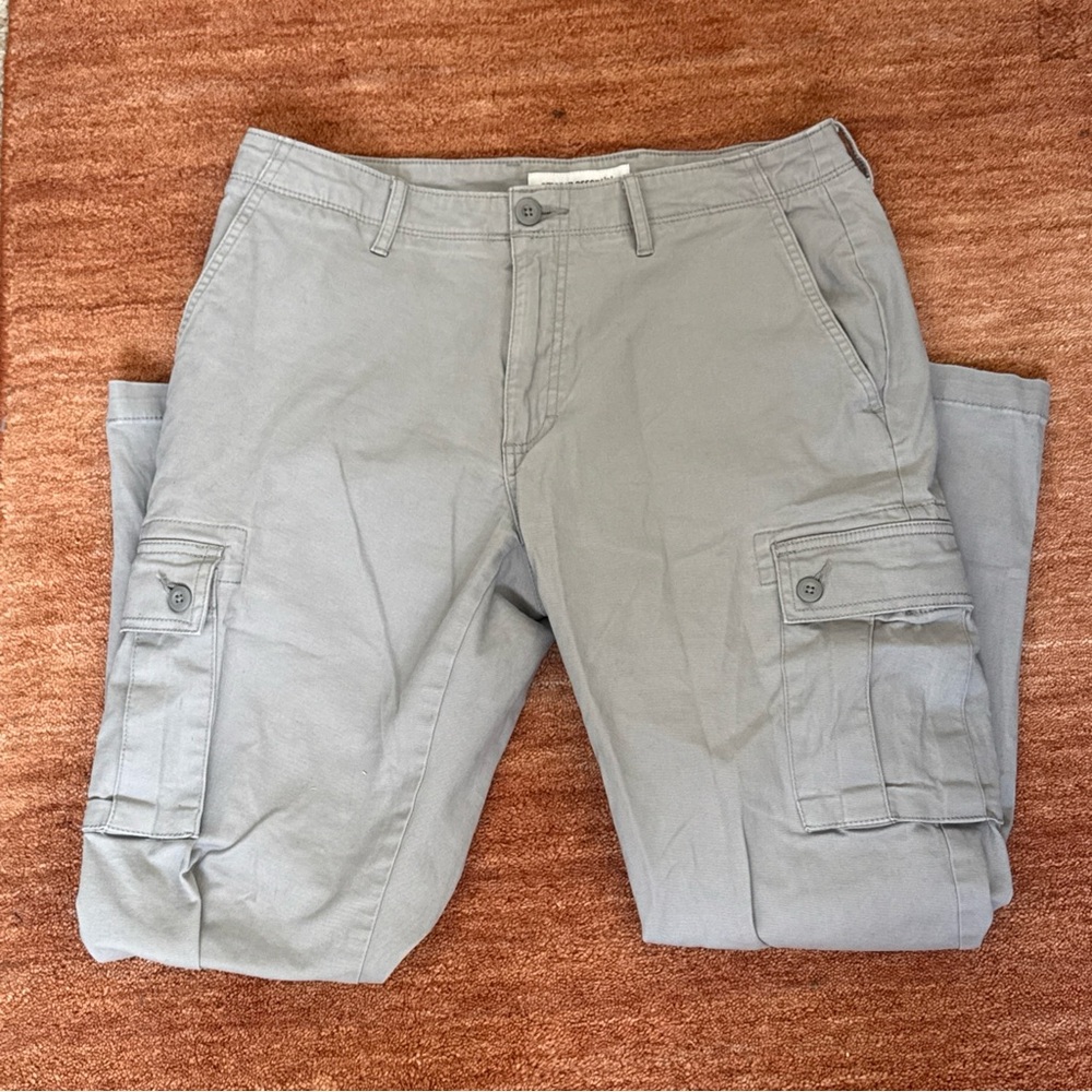 Amazon Essentials Men's Light Gray Cargo Pants Size 32x27